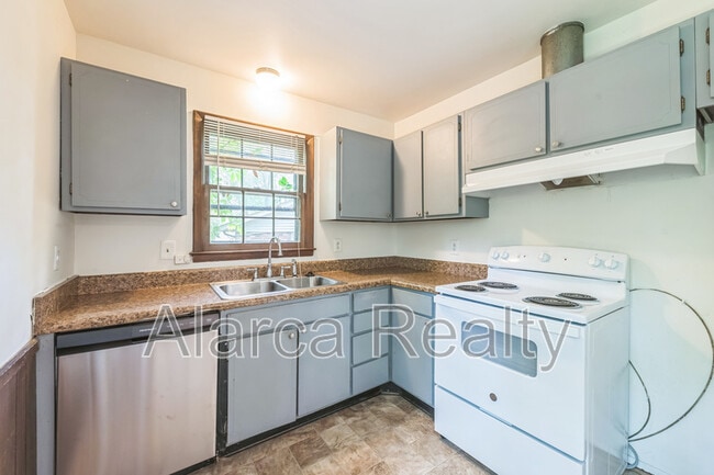 7024 Milport Pl in Charlotte, NC - Building Photo - Building Photo