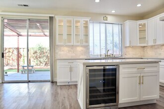 5003 Spring Crest Terrace in Fremont, CA - Foto de edificio - Building Photo