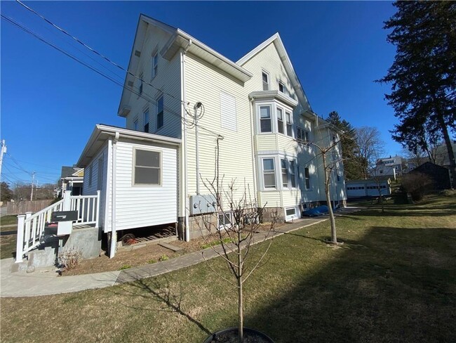 28 Chester Ave in Westerly, RI - Building Photo - Building Photo