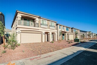 7420 Legacy Pt St in Las Vegas, NV - Foto de edificio - Building Photo