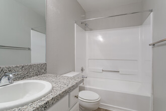 Arbor Pointe Apartments in Sacramento, CA - Building Photo - Interior Photo