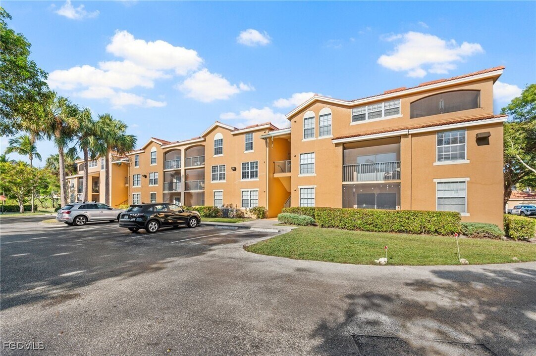 8735 River Homes Lane in Bonita Springs, FL - Building Photo