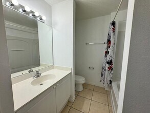 2732 Club Cortile Cir in Kissimmee, FL - Building Photo - Building Photo