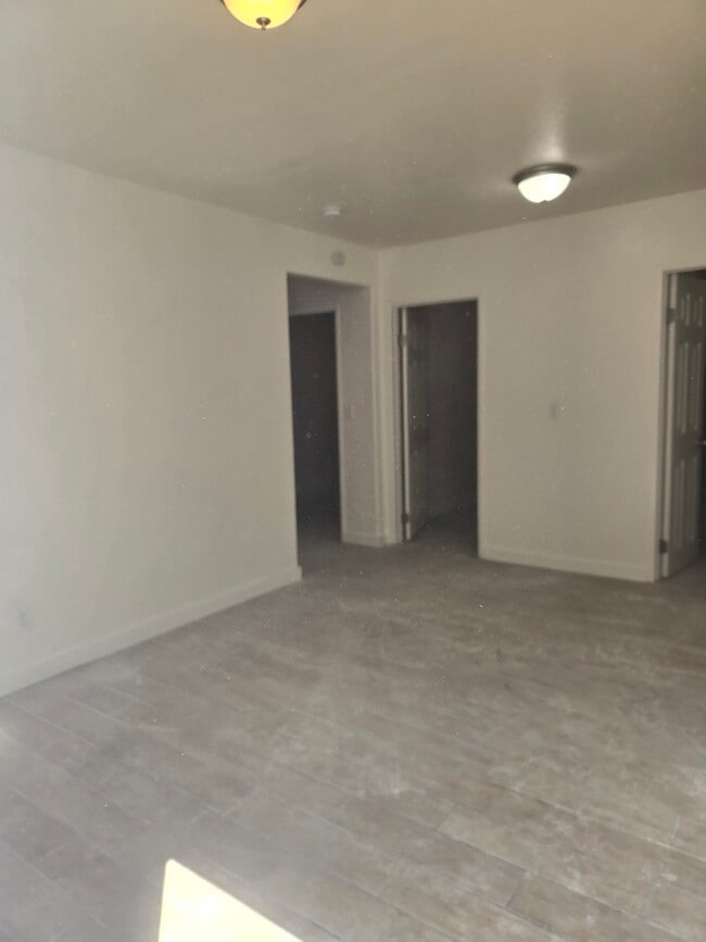 22 E 56th St, Unit 22 E 56th St in Long Beach, CA - Building Photo - Building Photo