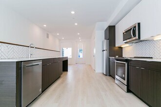 1244 Lecount St in Philadelphia, PA - Foto de edificio - Building Photo