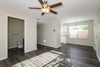 909 E Marco Polo Rd in Phoenix, AZ - Building Photo - Building Photo