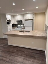 2405 SW 106th St in Seattle, WA - Building Photo - Building Photo