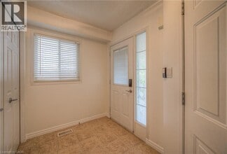 428 Wake Robin Crescent in Kitchener, ON - Building Photo - Building Photo