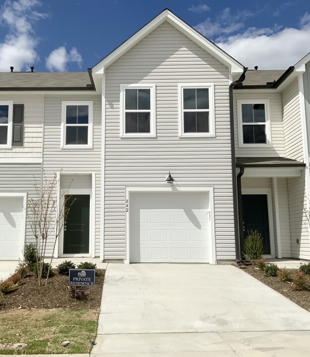 842 Falls Grove Trl in High Point, NC - Building Photo