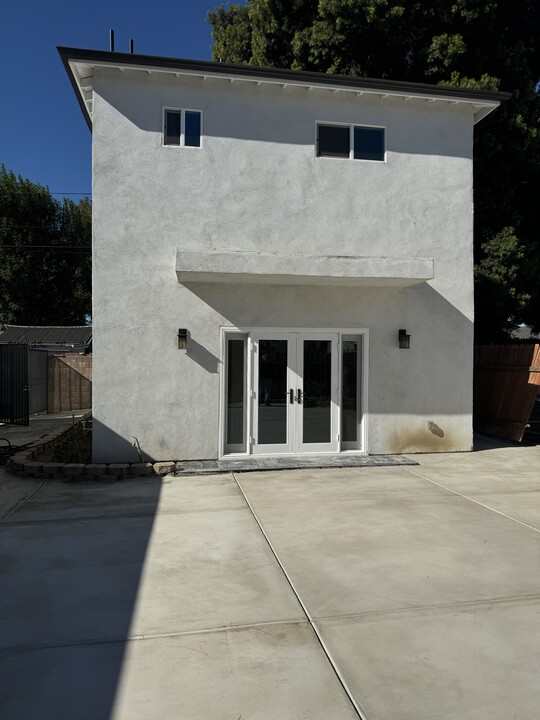 7707 Louise Ave in Northridge, CA - Building Photo