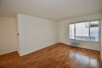 12427 Riverside Dr, Unit 04 in Los Angeles, CA - Building Photo - Building Photo