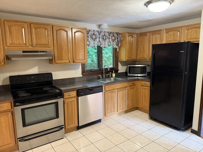 17 Circle Rd