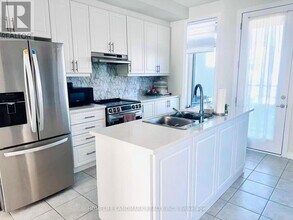 8 Robert Eaton Ave. in Markham, ON - Building Photo - Building Photo