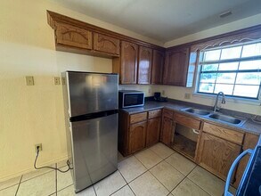 3101 Barrios St, Unit 3Barrios Apartments in Laredo, TX - Building Photo - Building Photo