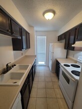 215 Postoffice St, Unit 104 in Galveston, TX - Building Photo - Building Photo