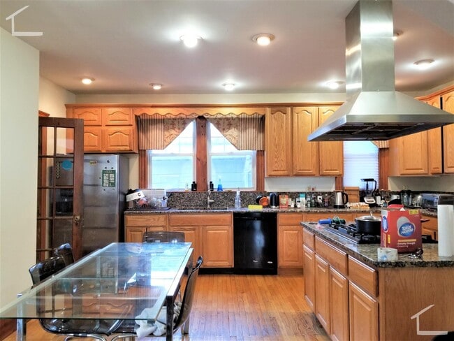 38 Babcock St, Unit 3 in Brookline, MA - Building Photo - Building Photo