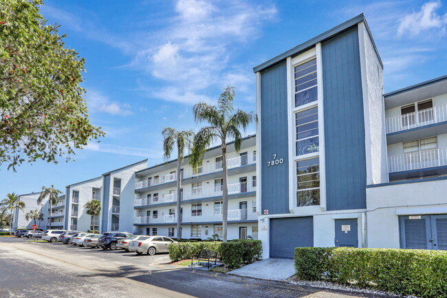 7800 NW 18th St in Margate, FL - Building Photo - Building Photo