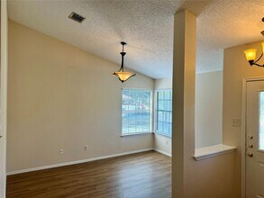 2800 Goldbridge Dr in Austin, TX - Foto de edificio - Building Photo