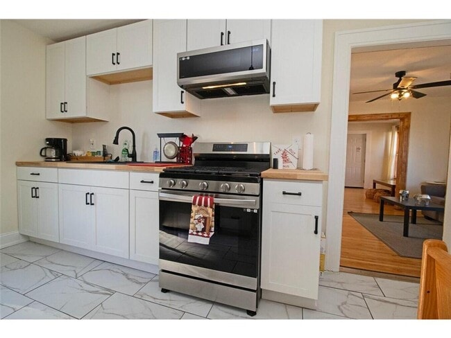 property at 1211 5th St NE