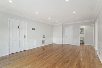 9768 W Olympic Blvd in Beverly Hills, CA - Building Photo - Building Photo