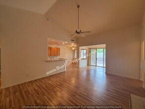 5250 N Vía La Heroina in Tucson, AZ - Building Photo - Building Photo