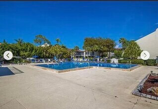 6101 34th St W, Unit Apt 21C in Bradenton, FL - Building Photo - Building Photo