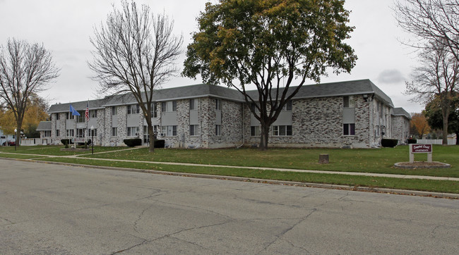 Campbell Court Apartments in Beaver Dam, WI - Building Photo - Building Photo