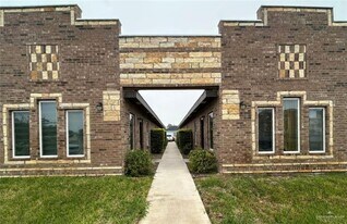 6 Primrose Ave in Edinburg, TX - Building Photo