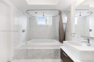 218 SE 14th St in Miami, FL - Building Photo - Building Photo