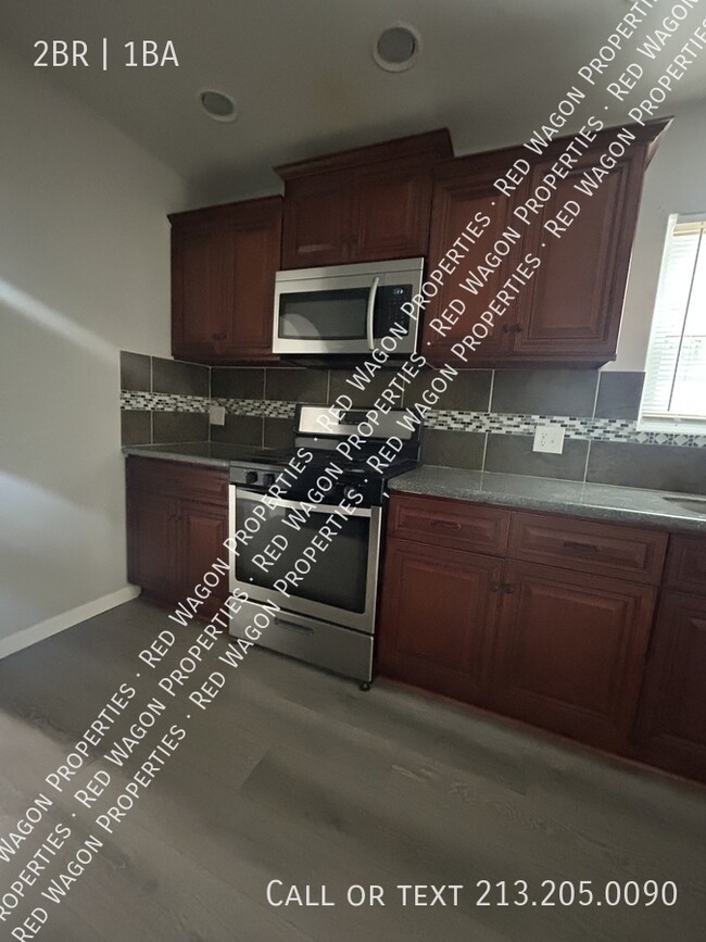 property at 1336 W Ridgewood Ct