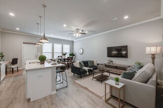 4009 Oaklawn St in Bryan, TX - Building Photo - Building Photo