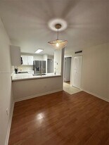 210 SW 11th St in Miami, FL - Building Photo