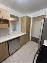 10259 Du Bois-De-Boulogne Av in Montréal, QC - Building Photo - Building Photo