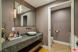 1333 S Beverly Glen Blvd in Los Angeles, CA - Building Photo - Building Photo