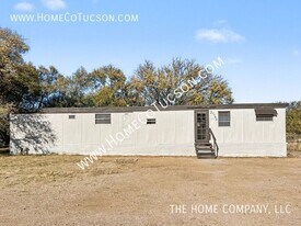 1563 W Patton St in Saint David, AZ - Building Photo