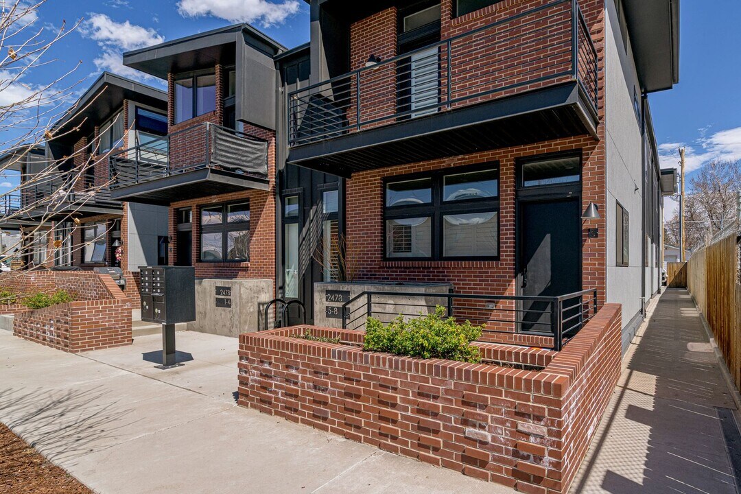 2478 S Delaware St in Denver, CO - Building Photo