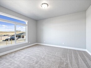 6869 W 35th Ave in Kennewick, WA - Building Photo - Building Photo