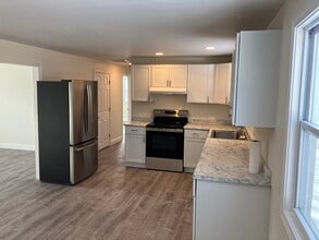 6 Willowbrook Dr in Rochester, NH - Building Photo - Building Photo