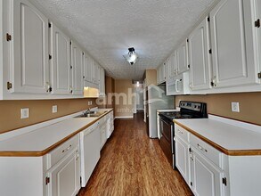 1085 Poplar Ln in Loganville, GA - Building Photo - Building Photo
