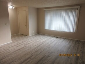 1462 4th St NE in Salem, OR - Building Photo - Building Photo