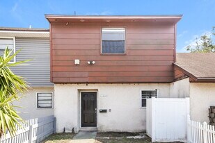 7656 Arble Dr in Jacksonville, FL - Building Photo