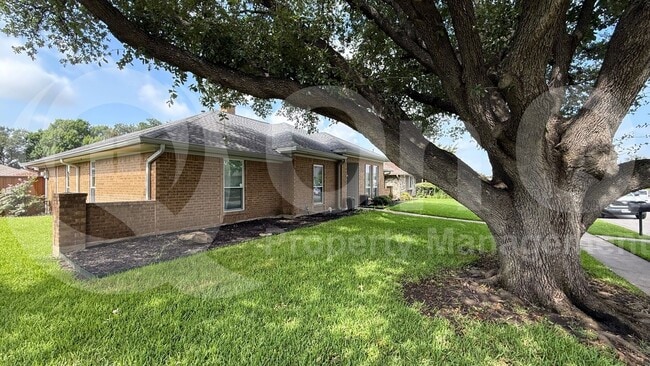 2210 Ridgewood in Carrollton, TX - Building Photo - Building Photo