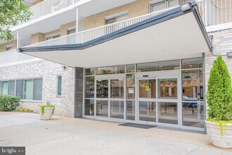 730 24th St NW in Washington, DC - Building Photo - Building Photo