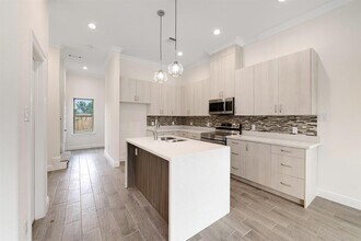 5105 Malmedy Rd-Unit -A in Houston, TX - Building Photo - Building Photo