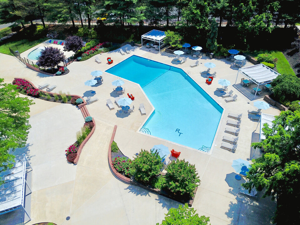 Regency Towers Apartments in Willow Grove, PA - Building Photo