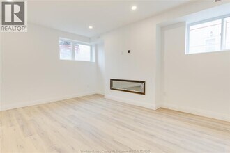 2451 Westminster Blvd in Windsor, ON - Building Photo - Building Photo