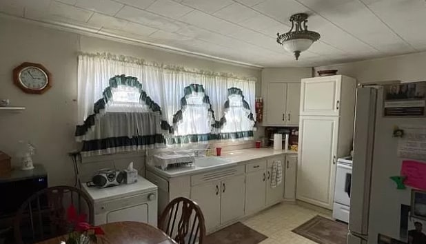 3350 Clay Ct in Lenoir, NC - Building Photo - Building Photo