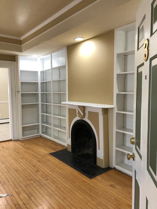 121 N Normal St, Unit Apt 3 in Ypsilanti, MI - Building Photo