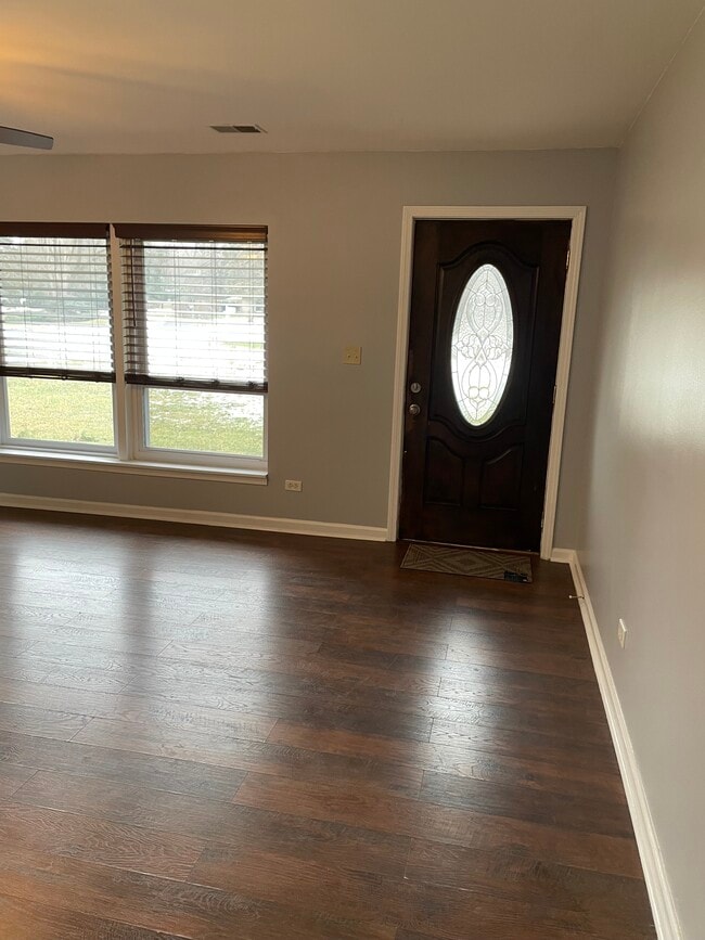 614 Saddle Rd in Wheaton, IL - Building Photo - Building Photo