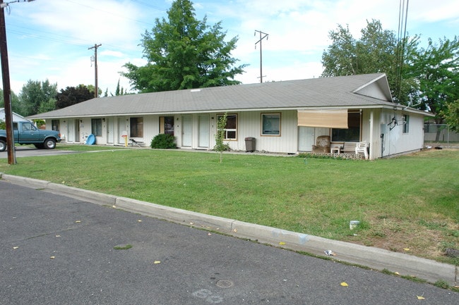 1320 Willow St in Yakima, WA - Foto de edificio - Building Photo